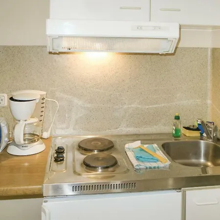 0-bedroom In Apartment *